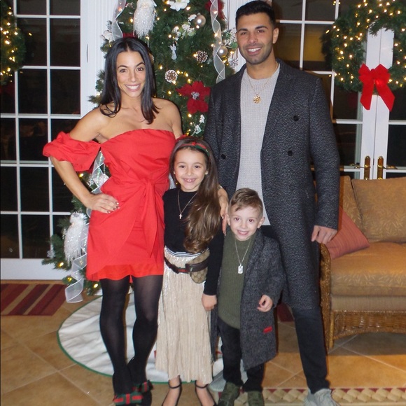 Meet your Posher, Carissa - Picture 2 of 8